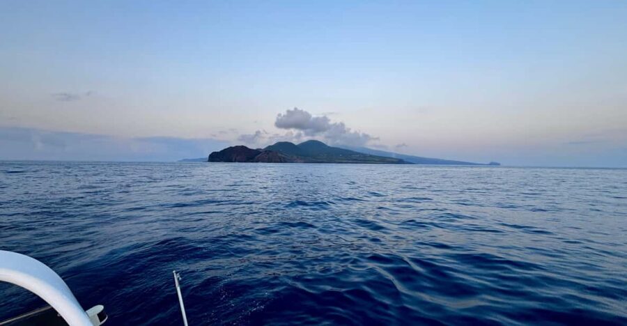 Comprehensive Land and Sea Tour From Pico to Faial Island
