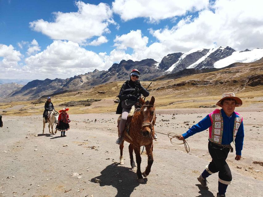 Cusco: Rainbow Mountain Horseback Riding Tour + Lunch