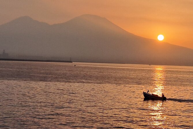 Day on a Private and Guided Tour of Pompeii and Naples With Lunch