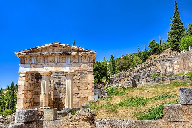 Delphi and Meteora 2-Day Tour