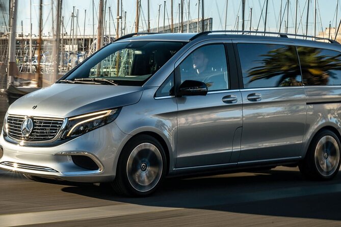 Departure Private Transfer From Bergen City to Bergen Airport BGO by Minivan