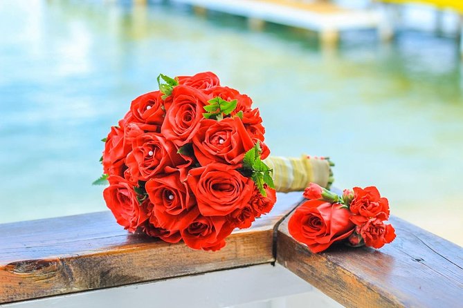 Destination Wedding on Roatans Beach (Cruise or Sunset) - Intimate Wedding Ceremony on Roatan Beach