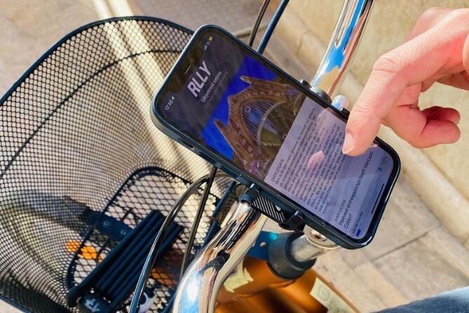Digital Guided 2-Wheel Tour- Explore Valencia With a Compass!