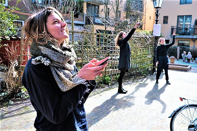 Discover the Hagues Scenic Courtyards in an Outside Escape Game!