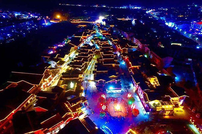 Discovery Day Tour to Yellow Dragon Cave,Baofeng Lake and Xibu Street