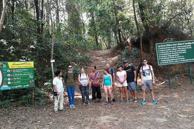 Doi Inthanon National Park & Trekking Pha Dok Siew