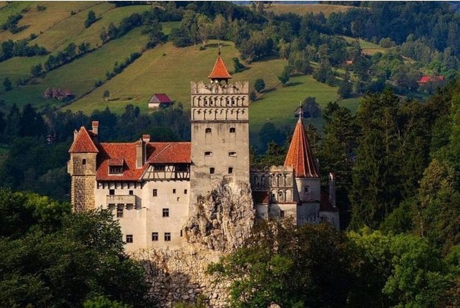 Draculas Castle and Peleș Royal Castle – Private Tour