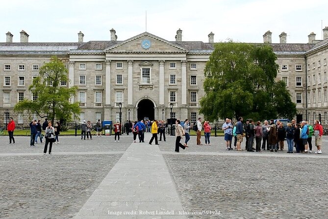 Dublin in a Day: Book of Kells & Guinness Storehouse Private Tour