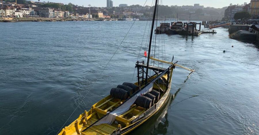 Essential Tour of the Two Banks of the Douro in Porto