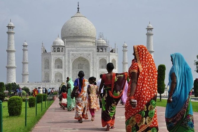 Evening Tour Agras Mohabbat the Taj Show With Shopping & Dinner - Tour Overview and Itinerary