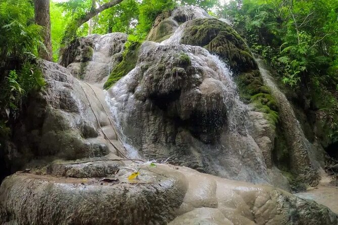 Explore Sticky Waterfall and Chet Si Fountain National Park