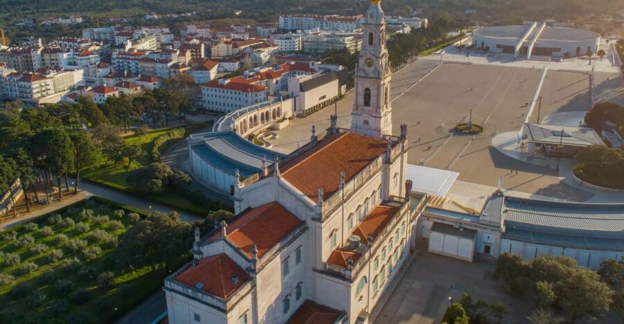 Fátima, Nazaré and Óbidos Private Tour