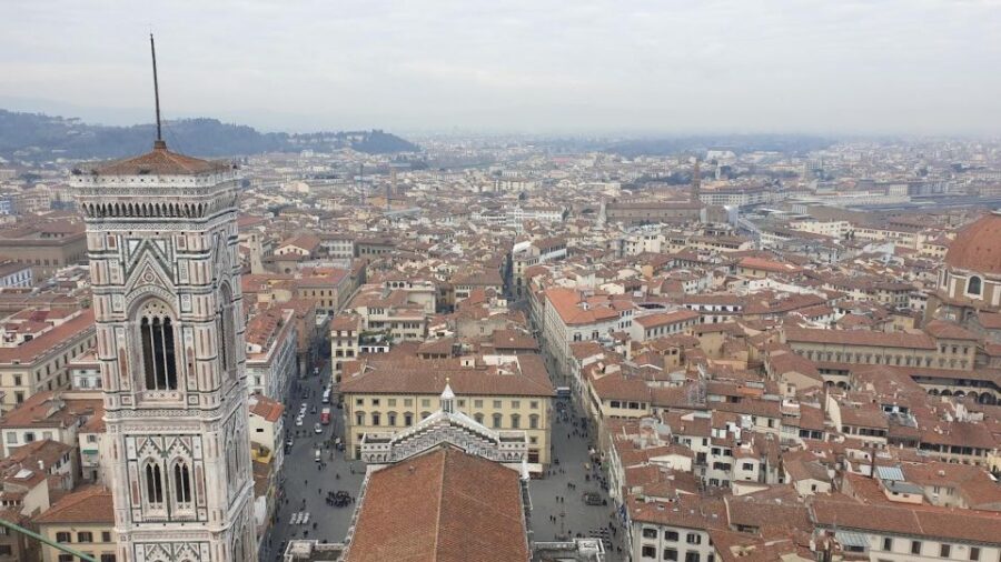 Florence: Accademia Express Ticket & Tour to Ponte Vecchio