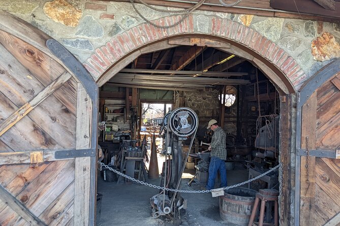 Folsom Scavenger Hunt Walking Tour and Game - Overview and Highlights