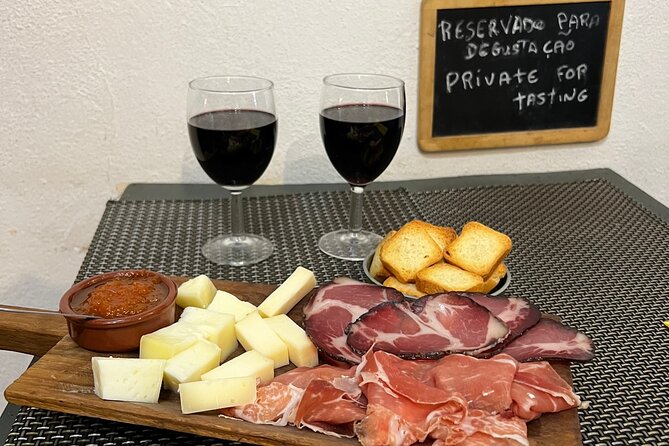 Food and Wine Tasting in Porto City - Highlights of the Food and Wine Menu