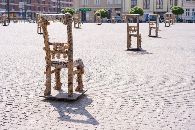 Former Jewish Ghetto Guided Walking Tour in Krakow - Meeting and Endpoint Details