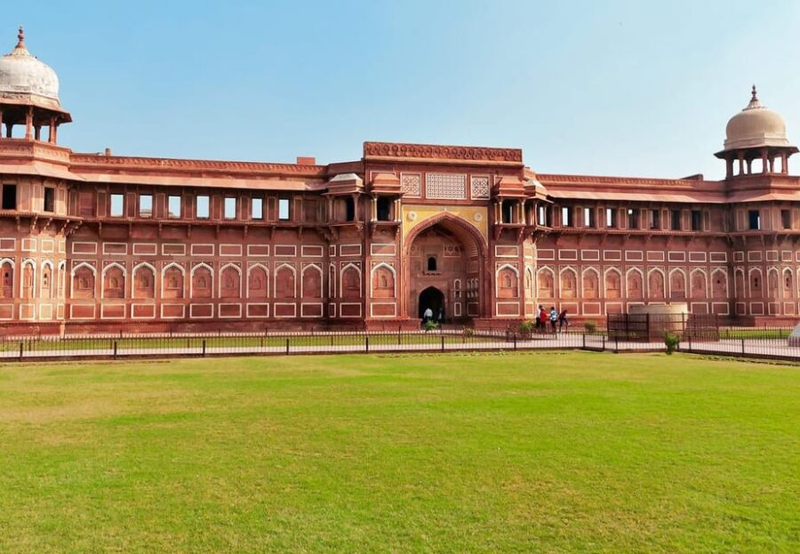 From Agra: Taj Mahal Trip With Elephant Conservation by Car