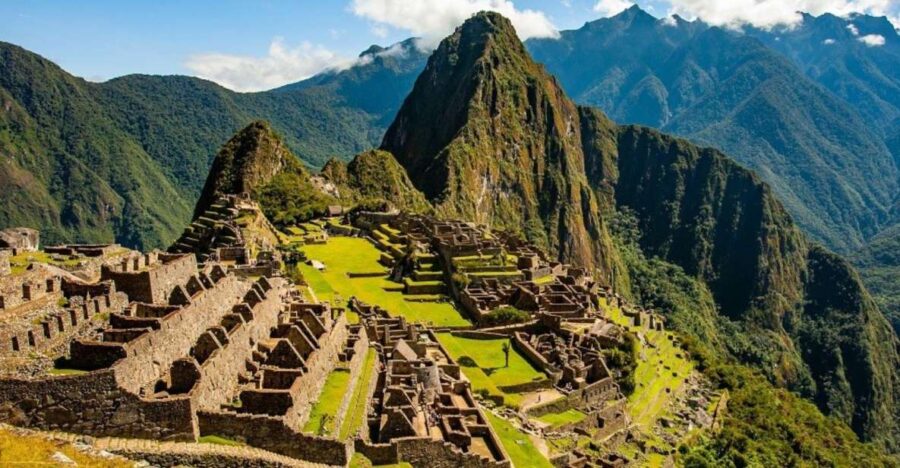 From Cusco: Private Tour 3d/2n Machu Picchu + Hotel ★★★★