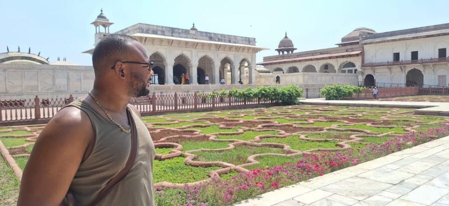 From Delhi : Private Sunrise Taj Mahal Day Tour By Car