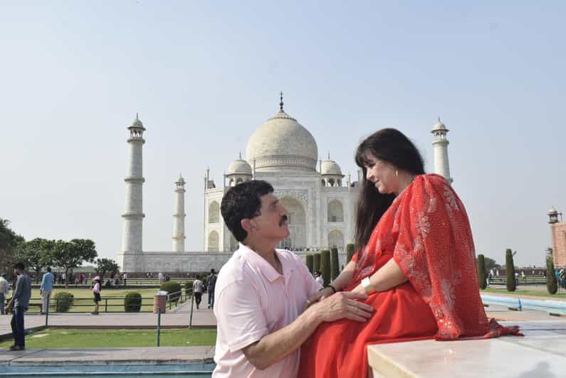 From Delhi: Private Taj Mahal Tour by Superfast Train