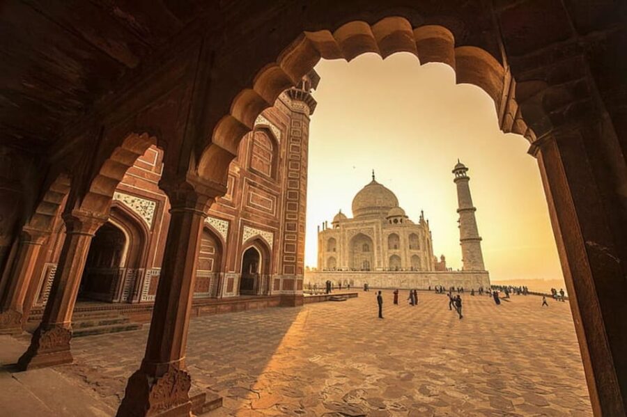 From Delhi: Same Day Taj Mahal & Agra Fort With Boat Ride