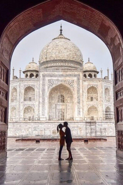 From Delhi: Sunrise Taj Mahal and Agra Fort Tour by Car