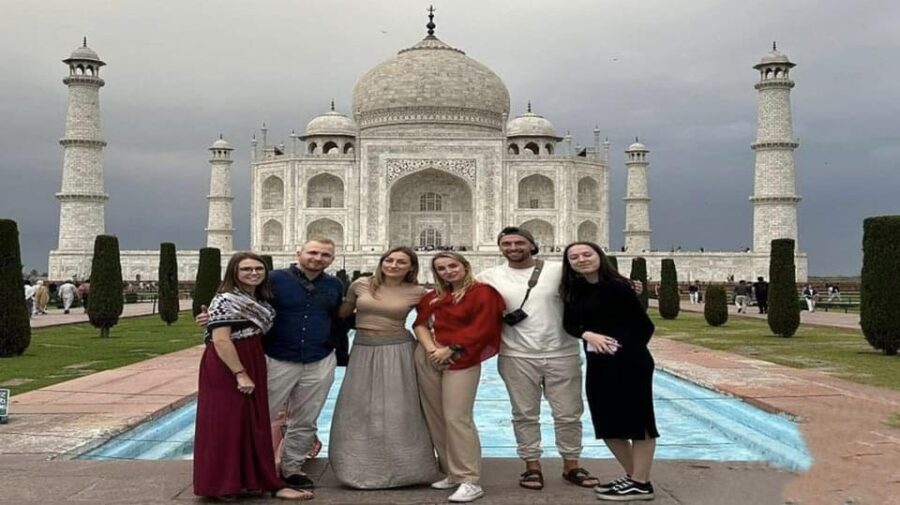 From Delhi: Taj Mahal, Agra Fort Day Tour by Superfast Train