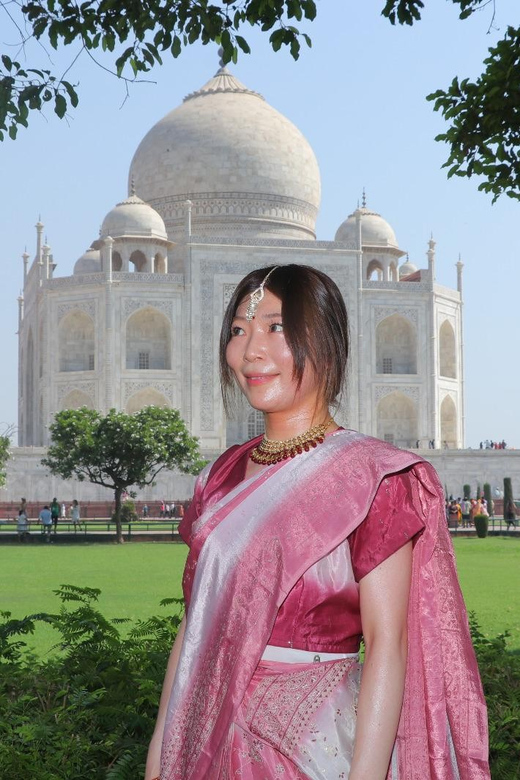 From Jaipur: Taj Mahal Sunrise & Agra Fort Tour by Car