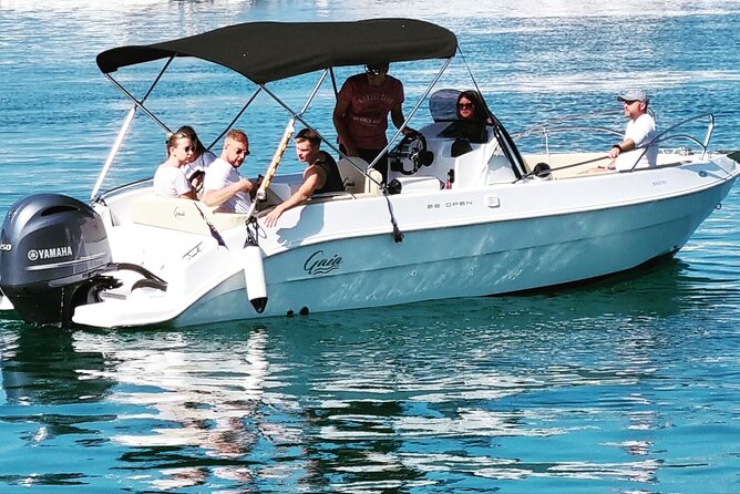 From Makarska: Zlatni Rat Bol Beach Speedboat Tour With Swimming