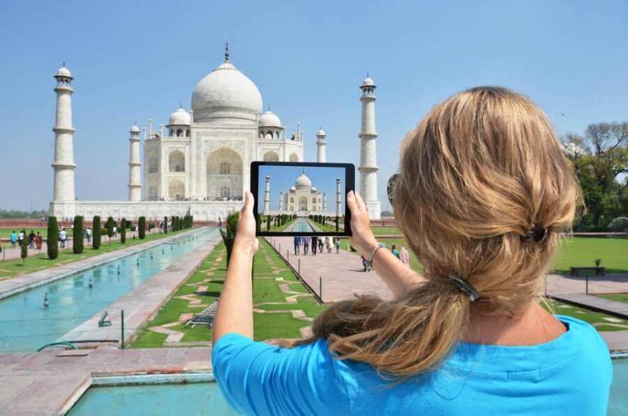 From New Delhi: Taj Mahal and Agra Fort Day Trip by Car