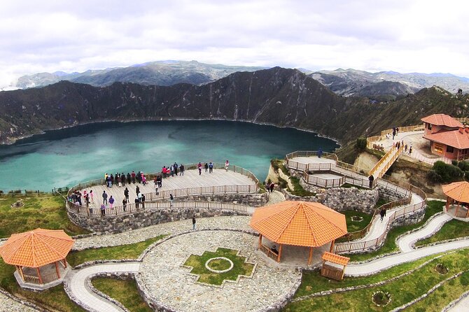 Full Day Private Tour to Cotopaxi Volcano and Quilotoa Lagoon
