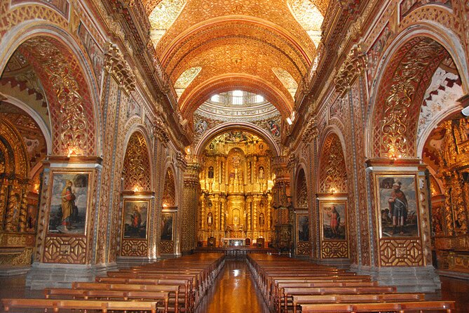 Full Day Quito (City Tour + Middle of the World + Teleferico)