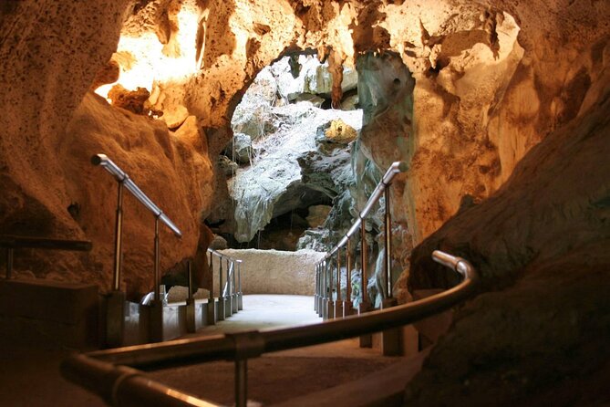 Full Day Tour Altos De Chavón and Cave of Wonders