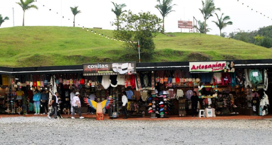 Full-Day Tour to Guatapé Piedra Del Peñol From Medellin
