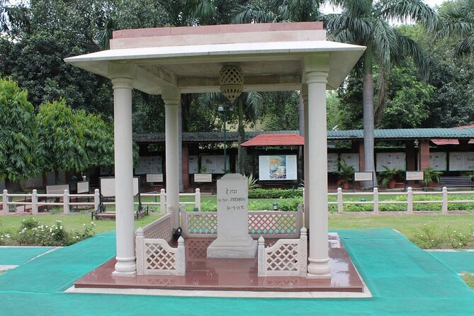 Gandhis Journey in New Delhi With Lunch - Tour Overview