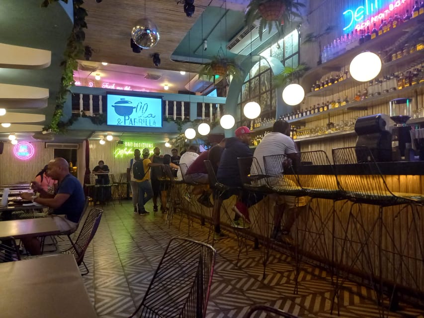 Get the Nightlife Vibe & Bar Crawl