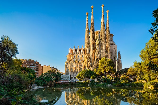 Golden Hour in Gaudis Sagrada Familia With Expert Guide