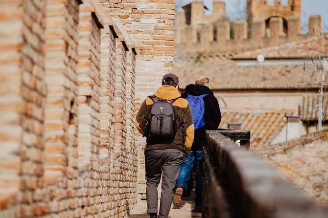 Gradara: Complete Guided Tour in Small Groups