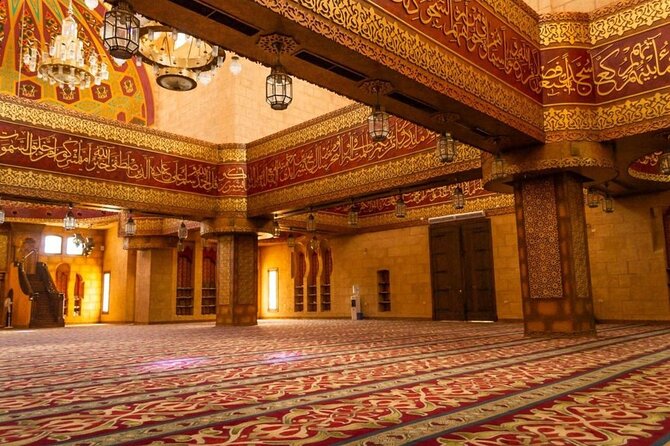 Guided City Tour, Shopping & More Places in Sharm El Sheikh - Visiting Al Mustafa Mosque