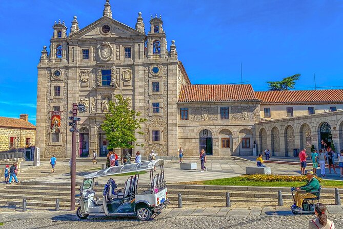 Guided Tuktuk Tour With Stops and Drop-Off in Ávila