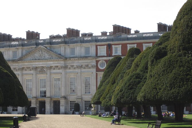 Hampton Court Palace Private Tour – Discovering the Excesses of Henry VIII