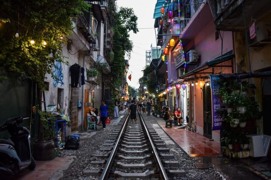 Hanoi: Foodie Tour With Train Street