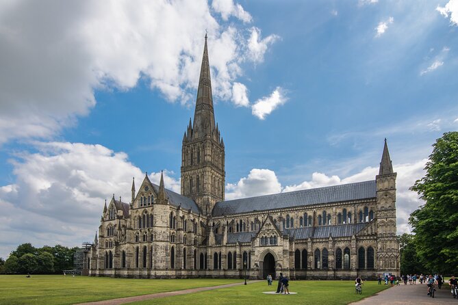 Hire a Driver From Southampton Day Tour