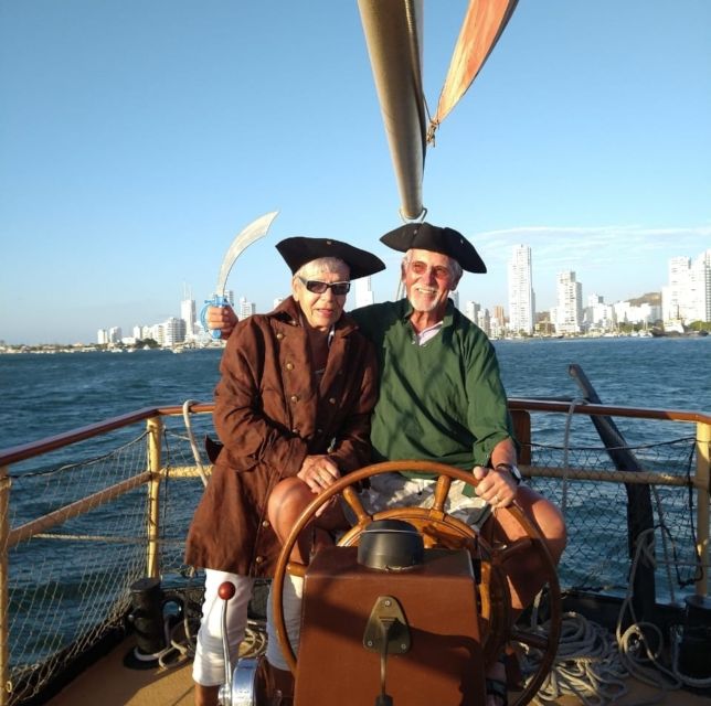 Historic Fort+Island BeachTrip on a Pirate Ship+Lunch&Drinks