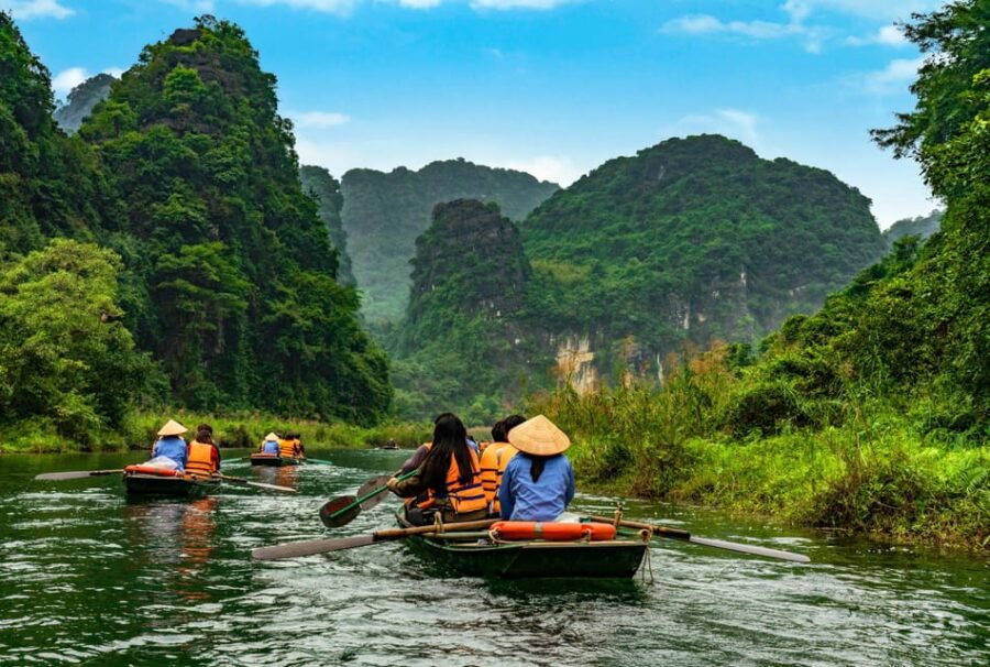 Hoa Lu, Tam Coc, & Mua Cave Day Trip With Lunch & Limousine