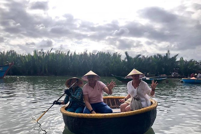 Hoi An Eco Cooking Tour ( Market, Boat Ride, Basket Boat, Cooking Lesson, Lunch)
