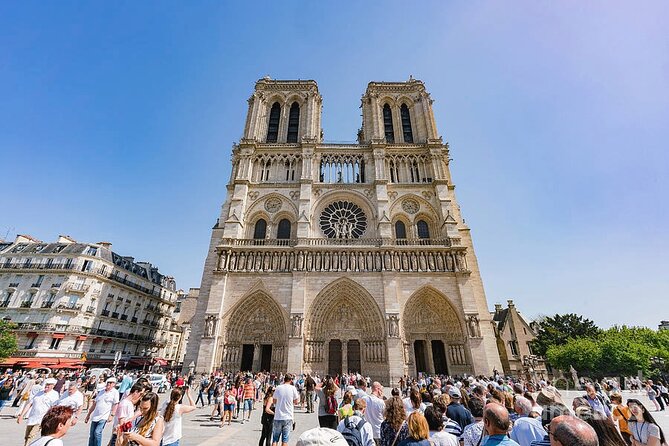 Hourly Disposal Service in Paris: Private Driver by Luxury Van - Booking and Availability