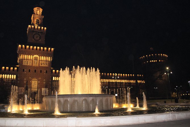 Illuminated Milan Tour for Kids and Families With Gelato & Pizza