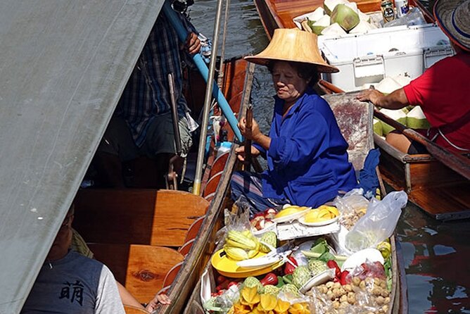 Incredible Damnoen Saduak Floating Market & Maeklong Railway