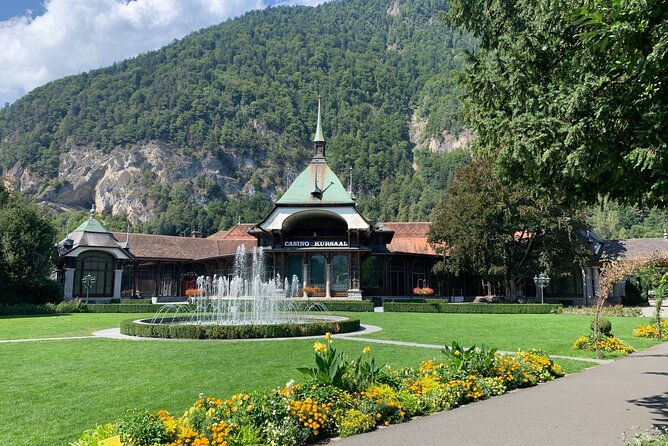Interlaken Scavenger Hunt and Sights Self-Guided Tour - Uncovering Interlakens Architectural Marvels